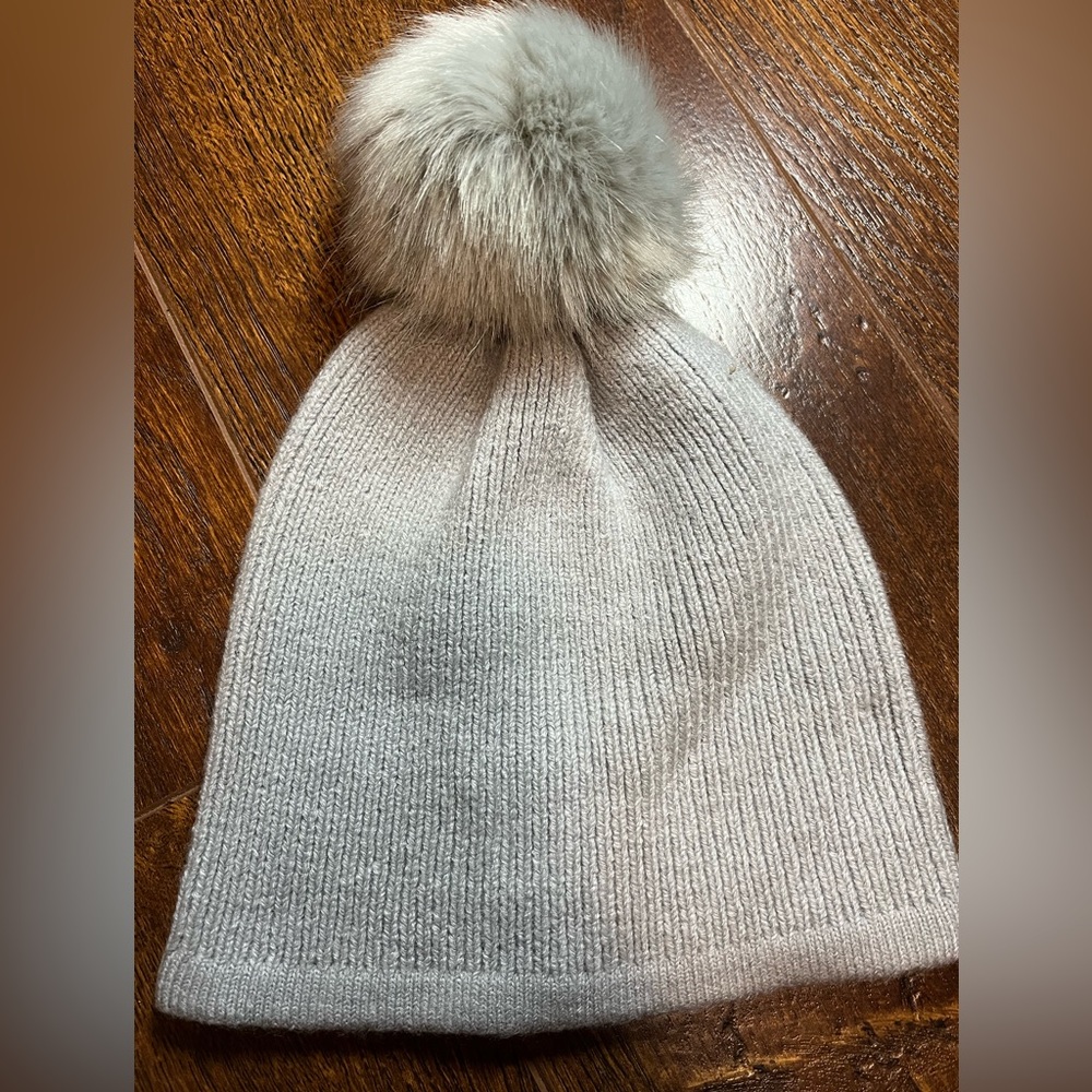 ARITZIA MAIN CHARACTER SNOW DAY BEANIE